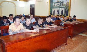 Mang súng mở sới bạc, hàng loạt 'con bạc' ở Hưng Yên bị tóm gọn