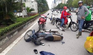 Khen thưởng nam phóng viên cùng 2 người dân dũng cảm bắt cướp trên phố Hà Nội