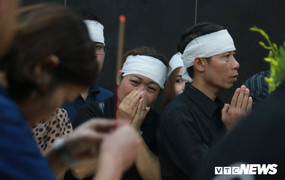 Hàng trăm người tiễn biệt cô giáo tiểu học bị tài xế xe ‘điên’ tông chết ở hầm Kim Liên