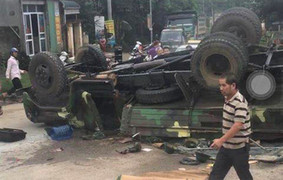 Nguyên nhân xe chở bộ đội lật ngửa khiến hàng chục chiến sỹ bị thương