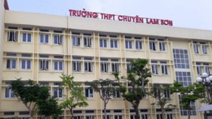 Vì sao hiệu trưởng trường THPT chuyên Lam Sơn, Thanh Hóa bị kỷ luật?
