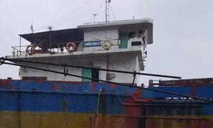 Cứu tàu chở than cùng 10 thuyền viên bị đứt neo trôi ra biển ở Huế