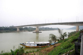 Người đàn ông nhảy cầu tự tử trong ngày mùng 5 Tết