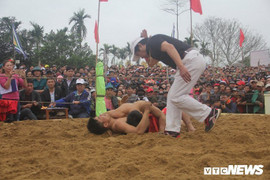 Những lễ hội nổi tiếng ở miền Trung không thể bỏ qua dịp đầu năm