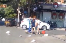 Đánh chị lao công vì bị nhắc nhở do vứt rác bừa bãi, chủ shop quần áo bị phạt 2,5 triệu đồng