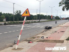 Lái xe chở 3 người tự tông vào cột báo giao thông, 2 phụ nữ thiệt mạng