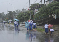 Thủ tướng đề nghị đảm bảo an toàn cho học sinh vùng mưa lũ miền Trung