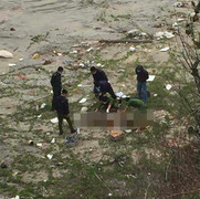 Phát hiện 2 thi thể nam giới trôi dạt vào bờ biển Quảng Trị