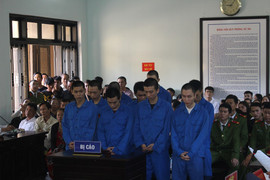 Hơn 137 năm tù cho nhóm côn đồ trút 'mưa dao' gây án