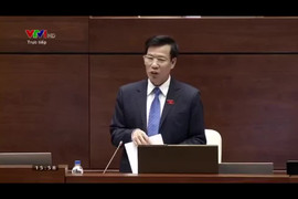 Cận cảnh bùn đỏ từ công trình ở Sơn Trà chảy thành rãnh, trôi xuống biển