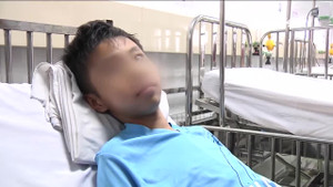 Cho tim ngừng đập để lấy cây kim găm trong tim bé trai