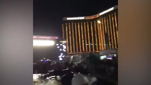 Xả súng khủng khiếp nhất lịch sử Mỹ: Đám đông hoảng loạn giẫm đạp lên nhau