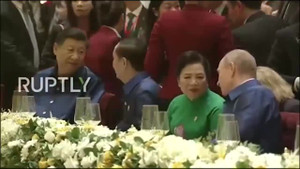 Video: Chủ tịch Trần Đại Quang và Chủ tịch Tập Cận Bình trò chuyện bên bàn dạ tiệc