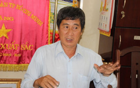 Cô giáo im lặng khiến học sinh bật khóc bị đình chỉ dạy