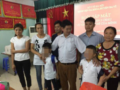 Trao nhầm con ở Hà Nội: Hai gia đình chính thức trao nhận con ruột