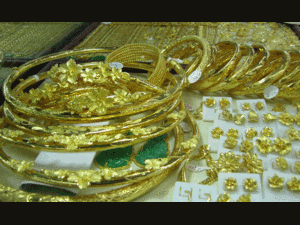 Lo ngại virus corona, giá vàng đầu năm tăng dựng đứng