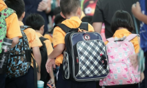 Singapore cho hơn 850 học sinh trở về từ Trung Quốc nghỉ học