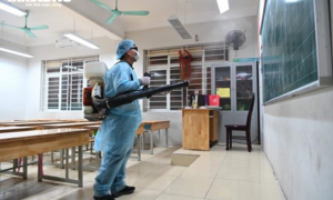 Học sinh tại các tỉnh công bố dịch corona được nghỉ học