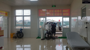 Video: Cận cảnh Bệnh viện dã chiến ở Móng Cái tiếp nhận, xử trí bệnh nhân nghi nhiễm virus Corona