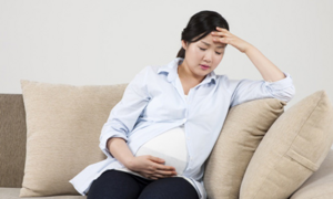 Có cần đình chỉ thai nghén nếu mẹ bầu nhiễm virus corona?