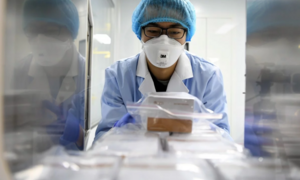 Virus corona có thể tiến hóa trong quá trình lây từ người sang người, 'đánh lừa' các xét nghiệm