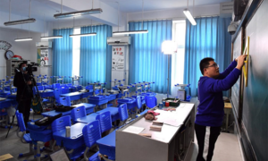 Nghỉ học vì dịch corona, học sinh Trung Quốc tham gia các lớp học trực tuyến