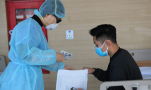 Nhiều trường đại học tiếp tục cho sinh viên nghỉ thêm một tuần