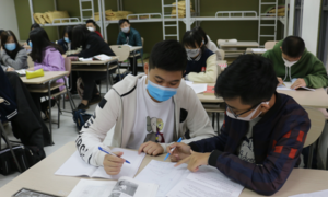 Có nên cho học sinh tiếp tục nghỉ để phòng chống Covid-19?