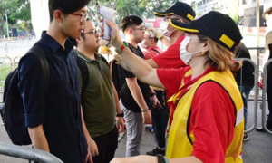 Singapore nâng mức cảnh báo dịch coronavirus lên 'màu cam', bằng dịch Sars