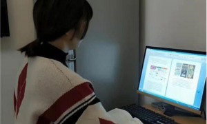 Con học trực tuyến giữa dịch virus corona, cha mẹ vừa mừng vừa lo