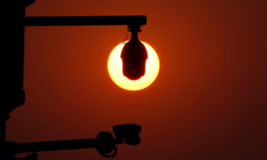 Hệ thống giám sát ngặt nghèo giúp chính quyền Trung Quốc xác nhận người nghi nhiễm virus corona thế nào?