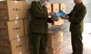 Phát hiện người Trung Quốc thu gom số lượng lớn khẩu trang tại Hà Nội