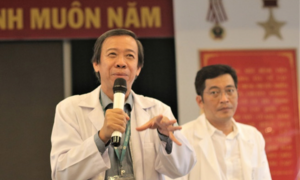 Bị gọi điện liên tục hỏi về corona, bác sĩ cảm thấy áp lực