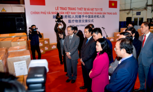 Việt Nam tặng thiết bị y tế giá nửa triệu USD cho Trung Quốc chống dịch corona