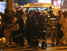 Tổng Tư lệnh Thái Lan khóc xin lỗi dân vụ binh sĩ xả súng làm 29 người chết