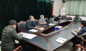 Hiệu trưởng phát trực tiếp trên mạng nhắc nhở sinh viên về nCoV