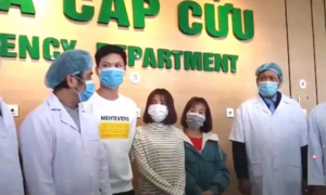 TRỰC TIẾP: Ba bệnh nhân dương tính virus corona được xuất viện