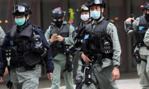 Cảnh sát Hong Kong truy tìm 2 người bỏ trốn khỏi khu cách ly virus corona