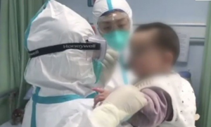 Em bé 6 tháng tuổi nhiễm virus corona được chăm sóc ra sao?