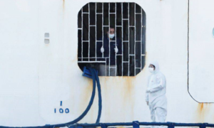 130 ca nhiễm virus corona trên du thuyền đang cách ly ở Nhật Bản