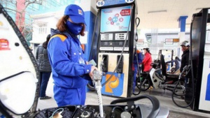 Quỹ bình ổn giá xăng dầu dư 2.779 tỉ đồng