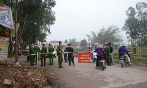 Ảnh: Cận cảnh bên trong 'tâm dịch' tại Vĩnh Phúc, nơi có hơn 10.000 dân bị cách ly hoàn toàn