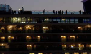 Lễ tình nhân trên chiếc du thuyền bị cách ly Diamond Princess