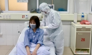 6 người trở về từ Vũ Hán nhiễm Covid-19, nhưng vì sao chỉ nữ công nhân 23 tuổi lây nCoV cho 5 người?