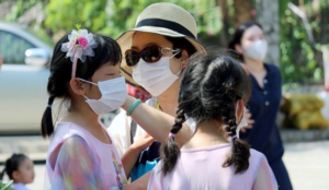 Nghỉ dịch không phải nghỉ hè, làm ơn đừng đưa trẻ con đi du lịch lúc này!