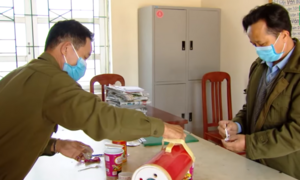 Video: Những bữa ăn 'đặc biệt' của cán bộ tại tâm dịch Sơn Lôi