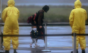 Những người không mang bệnh nhưng bị kỳ thị, coi là xác sống ở Mỹ