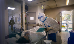 Thêm 2 bác sĩ Trung Quốc qua đời vì nhiễm Covid-19