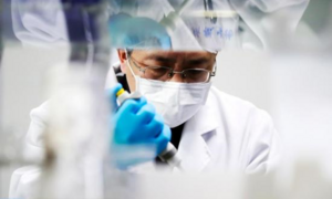 Phát hiện virus corona chủng mới trong nước mắt, dịch tiết kết mạc