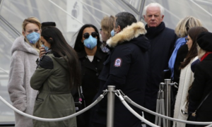 Số ca nhiễm Covid-19 tăng lên 100, Pháp cấm mọi sự kiện tụ họp hơn 5.000 người